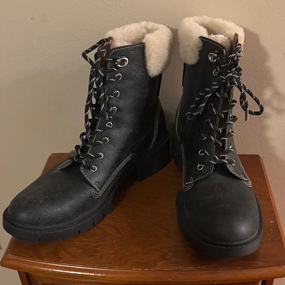 Coach Black Fur-Trim Boots 9.5B - Picture 4 of 6